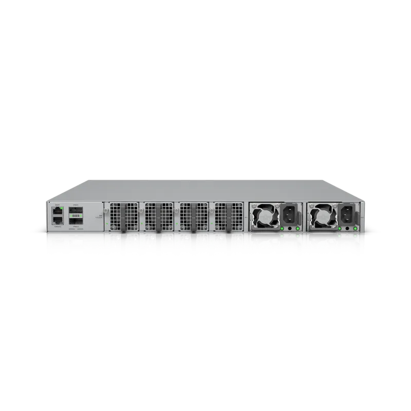 UniFi Enterprise Campus 48S Port Switch mit Rückansicht im Rack, zwei Netzteilen mit grünen LEDs, sechs Lüftungsschlitzen