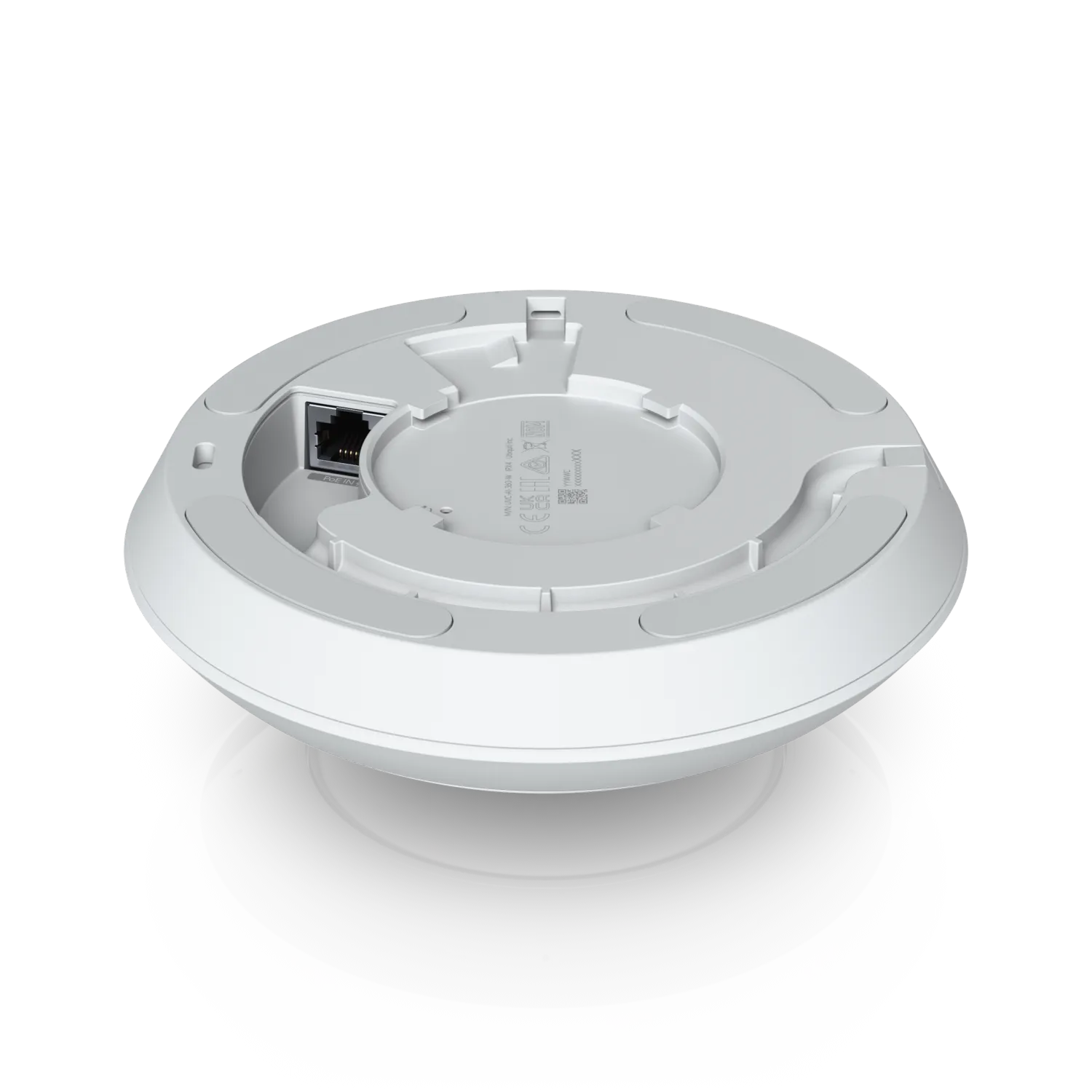 Ubiquiti Video Kamera UVC-AI-360 Unterseite mit Ethernet-Anschluss und QR-Code auf schwarzem Hintergrund mit Reflexion. Ubiquiti Video Kamera UVC-AI-360 Unterseite mit Ethernet-Anschluss und QR-Code auf schwarzem Hintergrund mit Reflexion.