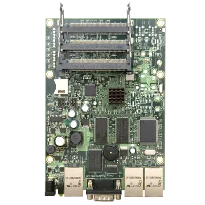 Mikrotik RB433-Serie Gehäuse mit USB-Öffnungen, grüne Platine mit SMD-Bauteilen, ICs, Kondensatoren und Anschlüssen für