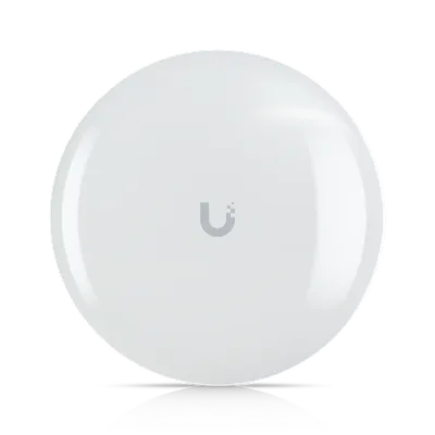 Беспроводной мост UniFi UDB-Pro 5 ГГц с PoE-Out на чёрном фоне с отражением и логотипом UniFi. Беспроводной мост UniFi UDB-Pro 5 ГГц с PoE-Out на чёрном фоне с отражением и логотипом UniFi.