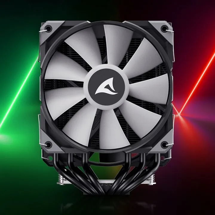 Sharkoon CPU-Kühler A60 120mm RGB mit schwarzem Turmkühler, 120mm-Lüfter und Heatpipes für AM4/5 in dunkler Beleuchtung. Sharkoon CPU-Kühler A60 120mm RGB mit schwarzem Turmkühler, 120mm-Lüfter und Heatpipes für AM4/5 in dunkler Beleuchtung.