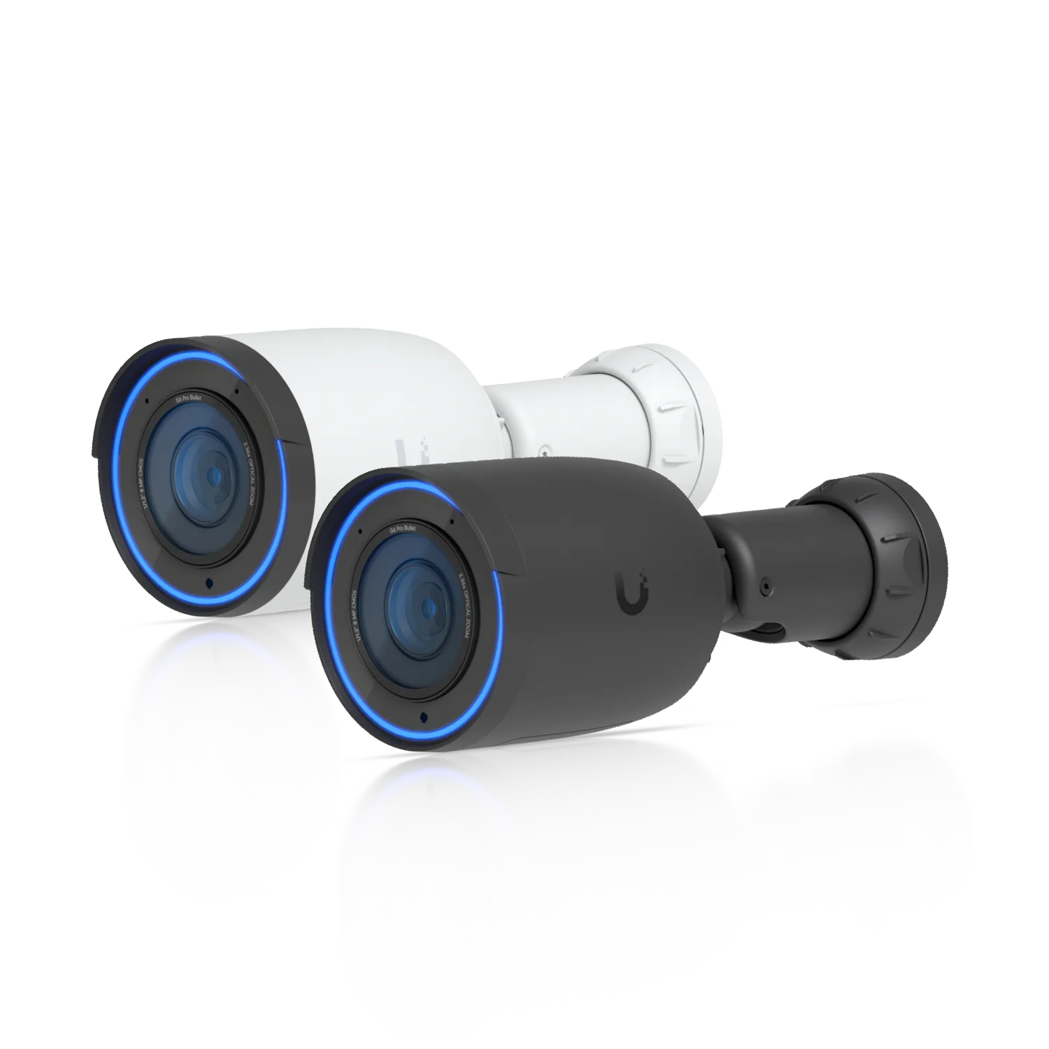 Ubiquiti UVC-G6-Pro-Bullet Schwarz Überwachungskamera mit 2,5-fach optischem Zoom und blauer LED vor weißem Hintergrund