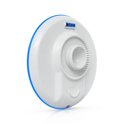 Puente UniFi Building Bridge 60 GHz Gigabit+ en ángulo tres cuartos sobre fondo negro con LED azul y borde iluminado para Puente UniFi Building Bridge 60 GHz Gigabit+ en ángulo tres cuartos sobre fondo negro con LED azul y borde iluminado para