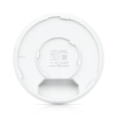 Ubiquiti UAP-AC-HD 5er-Pack Access Point Rückansicht mit Montageplatte, Spezifikationslabel, Regulierungslogos und QR-Code.