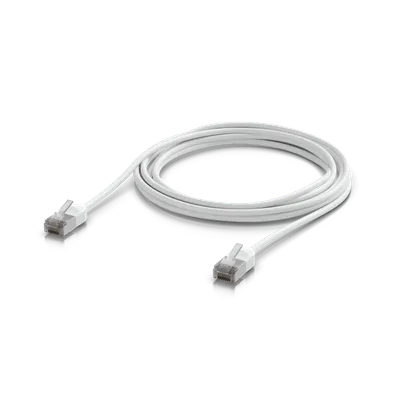 Ubiquiti UniFi Premium Outdoor-Patchkabel 1m weiß mit RJ45-Steckern auf schwarzem Untergrund aufgewickelt für Ubiquiti UniFi Premium Outdoor-Patchkabel 1m weiß mit RJ45-Steckern auf schwarzem Untergrund aufgewickelt für