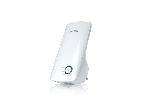 Weißer TP-Link TL-WA850RE WLAN-Repeater stehend mit TP-LINK-Logo, blauer LED-Taste für WPS und Strom sowie sichtbarer