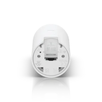 UniFi G3 Flex Kamera mit professioneller Wandhalterung Rückansicht auf schwarzem Hintergrund mit PoE-Ethernetanschluss und UniFi G3 Flex Kamera mit professioneller Wandhalterung Rückansicht auf schwarzem Hintergrund mit PoE-Ethernetanschluss und