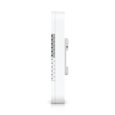 Ubiquiti Access Gate Starter Kit, weiße rechteckige Netzwerk-Steuereinheit mit Anschlüssen und Montagehalterung auf