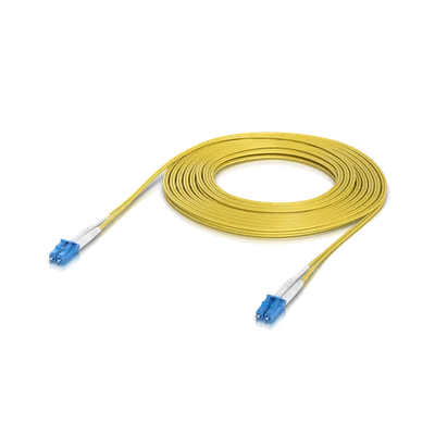 Ubiquiti OS2 Duplex LC UPC Glasfaser-Patchkabel 10m gelb mit blauen LC UPC-Steckern auf schwarzem Hintergrund gewickelt. Ubiquiti OS2 Duplex LC UPC Glasfaser-Patchkabel 10m gelb mit blauen LC UPC-Steckern auf schwarzem Hintergrund gewickelt.