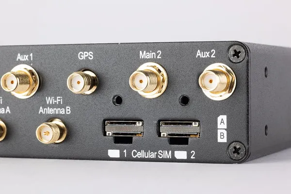 Mietgerät: Peplink MAX Transit Duo LTEA