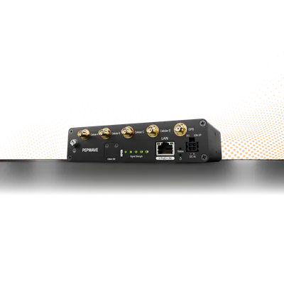 5G адаптер ADP-5GZ-T-PRM с четырьмя антенными портами и LAN-разъёмом для подключения к высокоскоростной сети в офисе или 5G адаптер ADP-5GZ-T-PRM с четырьмя антенными портами и LAN-разъёмом для подключения к высокоскоростной сети в офисе или