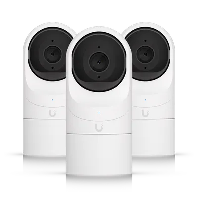 UniFi G3 Flex Kamera Wandhalterung, drei weiße Überwachungskameras mit blauer LED und Ubiquiti-Logo in Dreiecksanordnung UniFi G3 Flex Kamera Wandhalterung, drei weiße Überwachungskameras mit blauer LED und Ubiquiti-Logo in Dreiecksanordnung