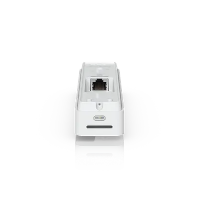 Ubiquiti UniFi Protect Doorbell Lite, Rückansicht mit Ethernet-Port und Reset-Taste an schwarzer Tür montiert, IPX5