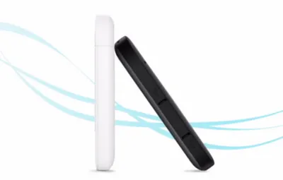 Huawei E3372 USB-модем LTE 150 Мбит/с белый и чёрный в профиль на фоне абстрактных голубых линий. Huawei E3372 USB-модем LTE 150 Мбит/с белый и чёрный в профиль на фоне абстрактных голубых линий.