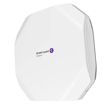Punto de acceso inalámbrico OMNIACCESS STELLAR AP1331-RW blanco y octagonal de Alcatel-Lucent Enterprise visto desde un Punto de acceso inalámbrico OMNIACCESS STELLAR AP1331-RW blanco y octagonal de Alcatel-Lucent Enterprise visto desde un