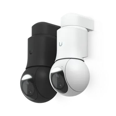 Ubiquiti UVC-G6-PTZ чёрная камера видеонаблюдения с поворотным механизмом в группе из трёх устройств на чёрном фоне. Ubiquiti UVC-G6-PTZ чёрная камера видеонаблюдения с поворотным механизмом в группе из трёх устройств на чёрном фоне.