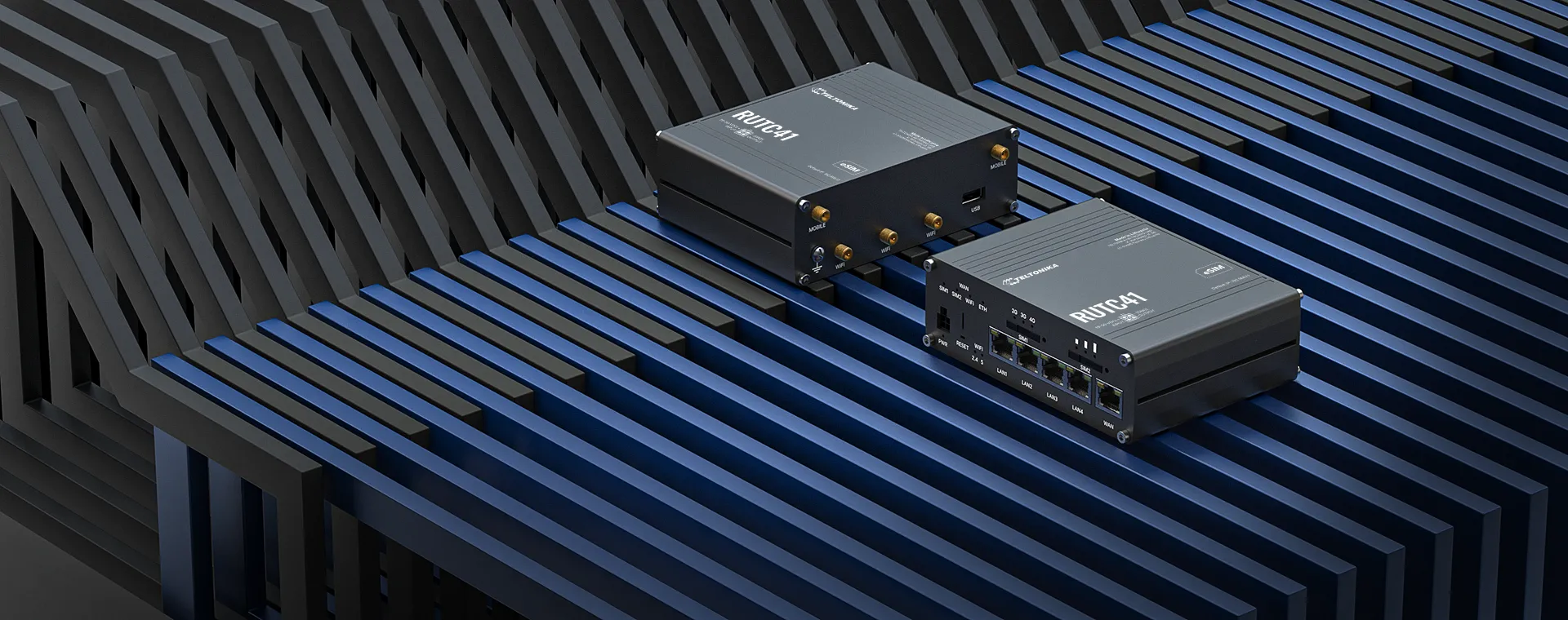 Router Teltonika RUTC41 4G con antenas doradas y puertos Ethernet en diseño de barras azules y negras. Router Teltonika RUTC41 4G con antenas doradas y puertos Ethernet en diseño de barras azules y negras.