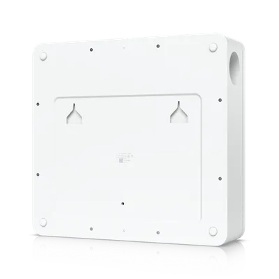 Ubiquiti Access Hub Enterprise Grade Rückansicht mit Montageschlitzen, Schrauben und Regulierungstext für professionelle