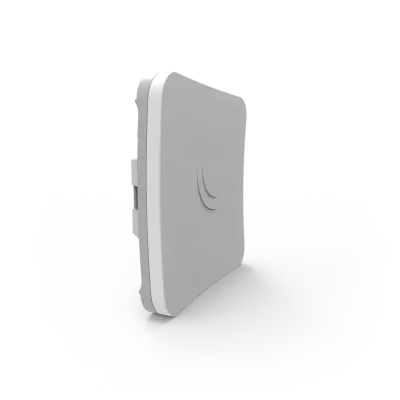 Dispositivo MikroTik RBSXTsq5nD Lite5 con antenna 16dBi 5GHz, vista laterale di un apparecchio bianco quadrato a angoli Dispositivo MikroTik RBSXTsq5nD Lite5 con antenna 16dBi 5GHz, vista laterale di un apparecchio bianco quadrato a angoli