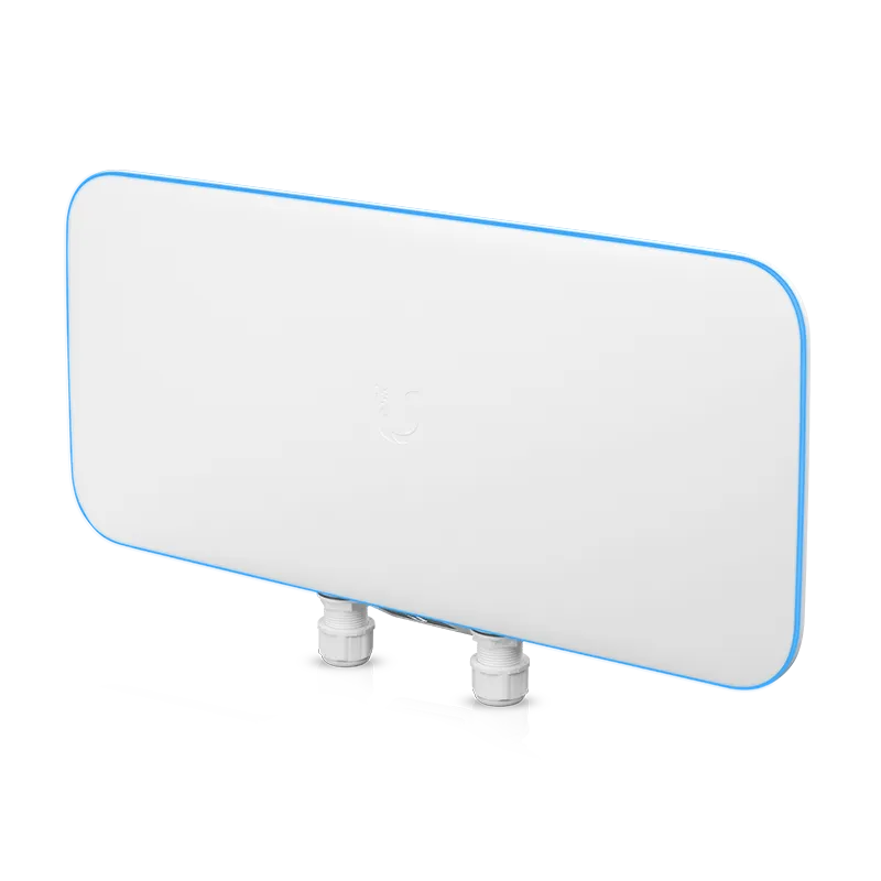 Punto de acceso WiFi Ubiquiti UniFi AP XG Wave2 blanco con borde azul, conectores inferiores y cable gris en fondo claro. Punto de acceso WiFi Ubiquiti UniFi AP XG Wave2 blanco con borde azul, conectores inferiores y cable gris en fondo claro.