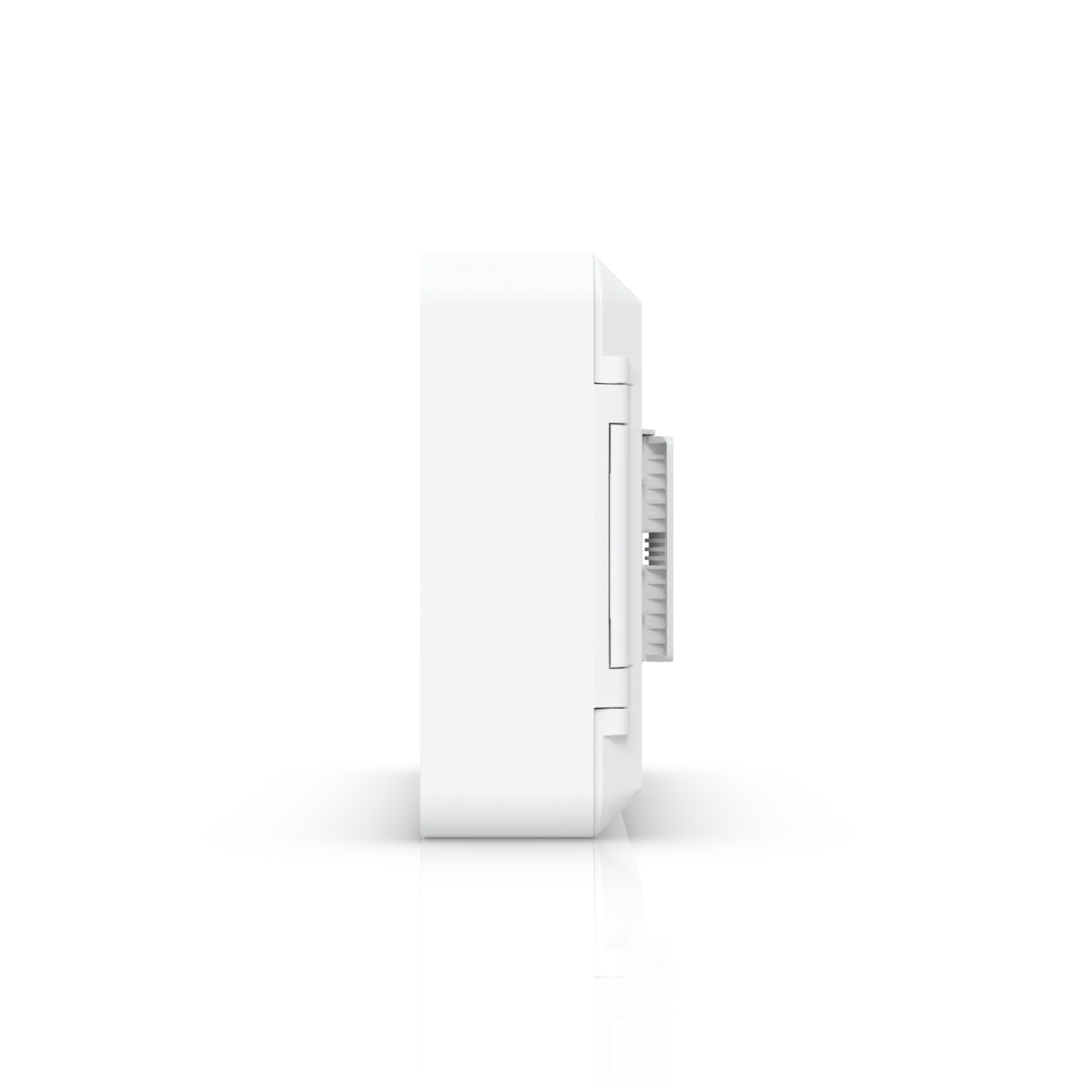 Ubiquiti UniFi Flex-Switch Utility Pro, weißes Netzwerkgerät mit seitlichem Montagebügel und Lüftungsschlitzen auf Ubiquiti UniFi Flex-Switch Utility Pro, weißes Netzwerkgerät mit seitlichem Montagebügel und Lüftungsschlitzen auf