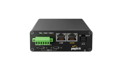 MAX Transit Duo Pro, задняя панель чёрного роутера с зелёным клеммником, портами LAN/WAN, USB-C, разъёмами питания и