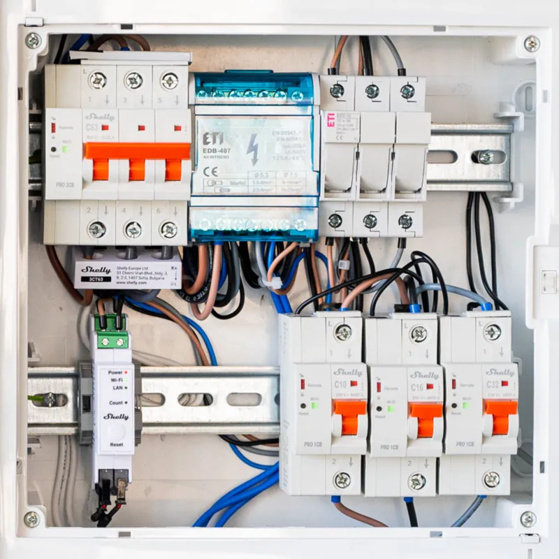 Shelly · Smarter Leitungsschutzschalter · "Pro 2CB C32" · 2-polig · 32A · Fernsteuerung · LAN · WLAN · Bluetooth Shelly · Smarter Leitungsschutzschalter · "Pro 2CB C32" · 2-polig · 32A · Fernsteuerung · LAN · WLAN · Bluetooth