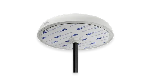 Mobility 82G 11-in-1 Antenne mit GPS-Empfänger, Unterseite mit Schutzfolie und 3M-Logos, schwarzem Kabel und Montagelöchern