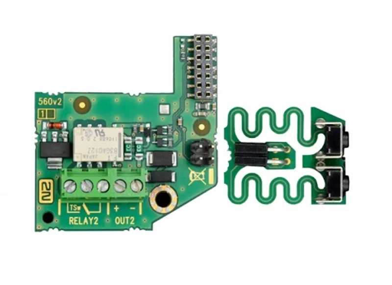 2N Zubehör IP Force & IP Safety avec Zusatzschaltkontakt et Sabotagekontakt, vue de dessus d'un circuit imprimé vert en L