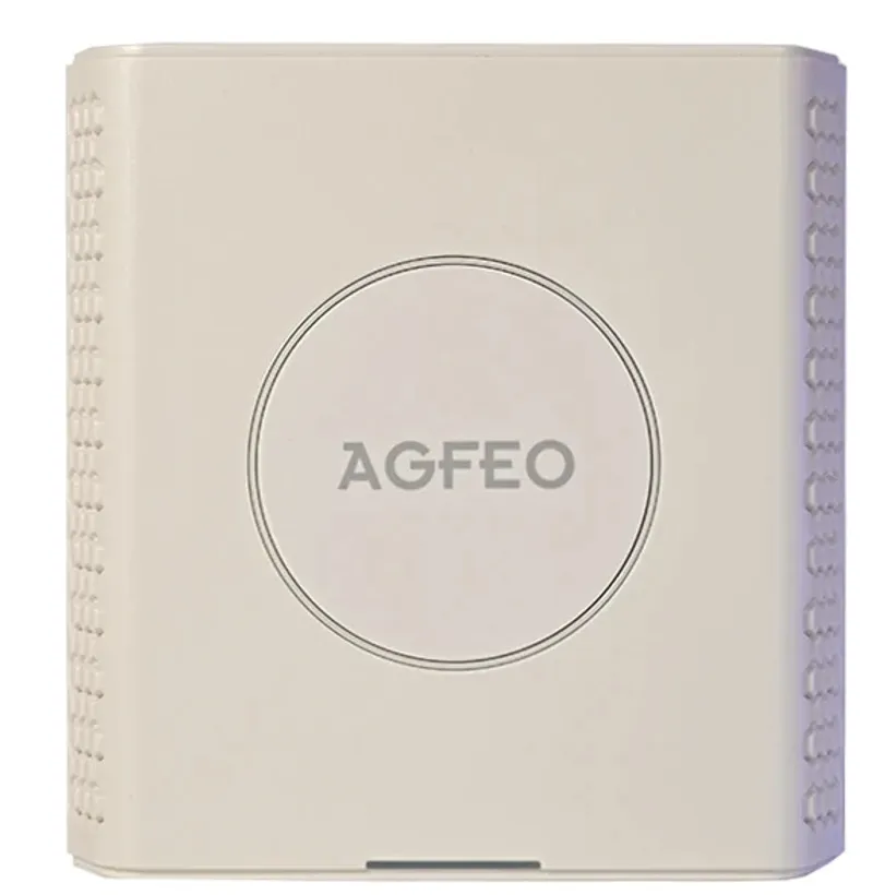 Белая IP-база AGFEO DECT IP-Basis pro с фронтальным видом, центральным логотипом и вентиляционными отверстиями по бокам.