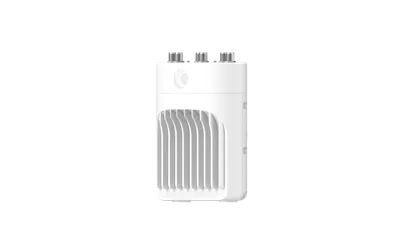 Access point WiFi 6e outdoor Cambium XE3-4TN bianco con tre connettori antenna e alette di raffreddamento per installazione