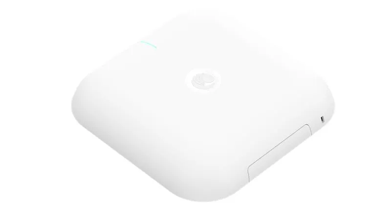Cambium Networks XV3-8 Indoor WLAN Access Point WiFi 6 8x8 mit weißem Gehäuse, zentralem Logo, blauer LED-Leiste und Cambium Networks XV3-8 Indoor WLAN Access Point WiFi 6 8x8 mit weißem Gehäuse, zentralem Logo, blauer LED-Leiste und