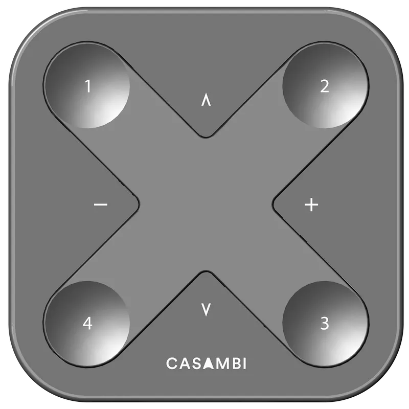 Interruttore Casambi Xpress bianco quadrato con 4 pulsanti numerati e simboli di regolazione per controllo luci smart.