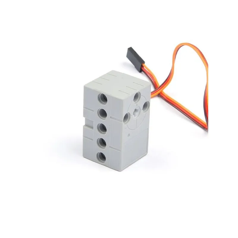 Servo motor ELECFREAKS 360° gris compatible con Lego con agujeros de conexión y cable multicolor sobre fondo blanco. Servo motor ELECFREAKS 360° gris compatible con Lego con agujeros de conexión y cable multicolor sobre fondo blanco.