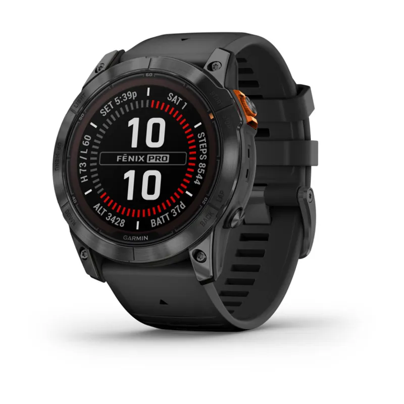 Garmin Fenix 7X Pro Solar (26 мм) чёрный с серым ремешком, показан под углом с медной кнопкой, дисплеем с данными