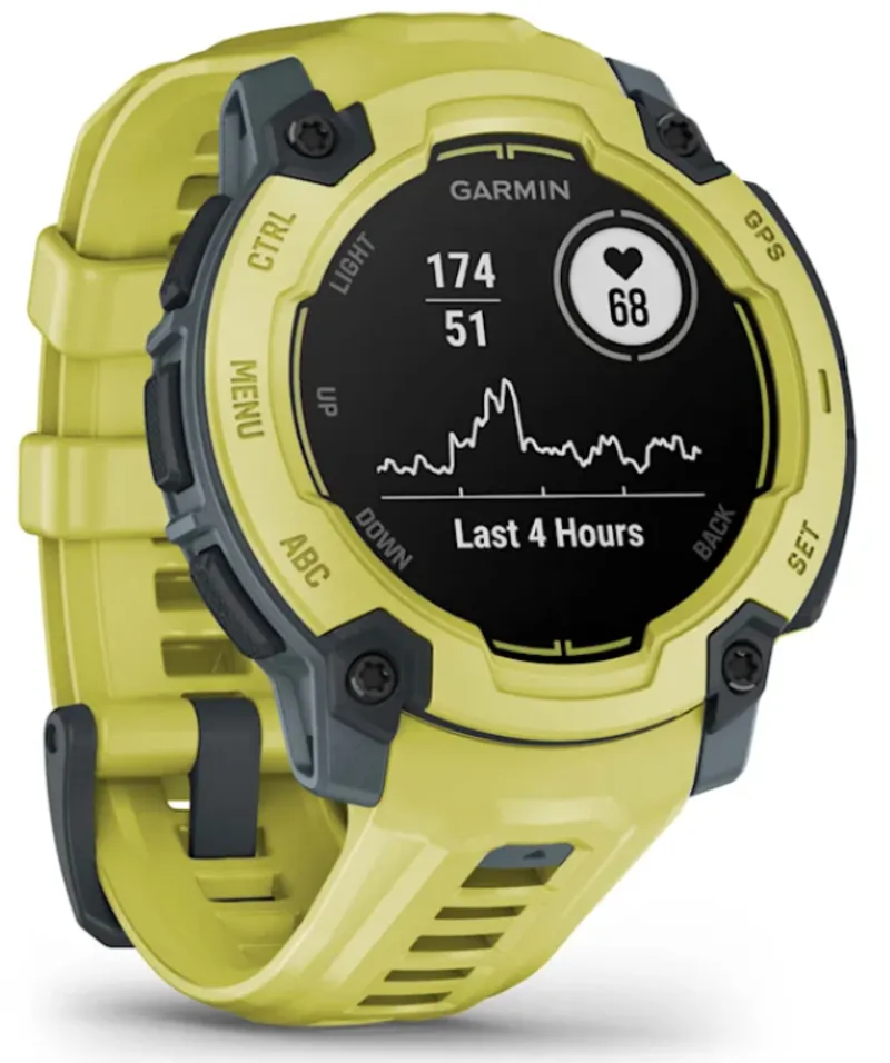 Reloj inteligente Garmin Instinct E en lima eléctrico y gris crepúsculo con pantalla monocroma mostrando datos de