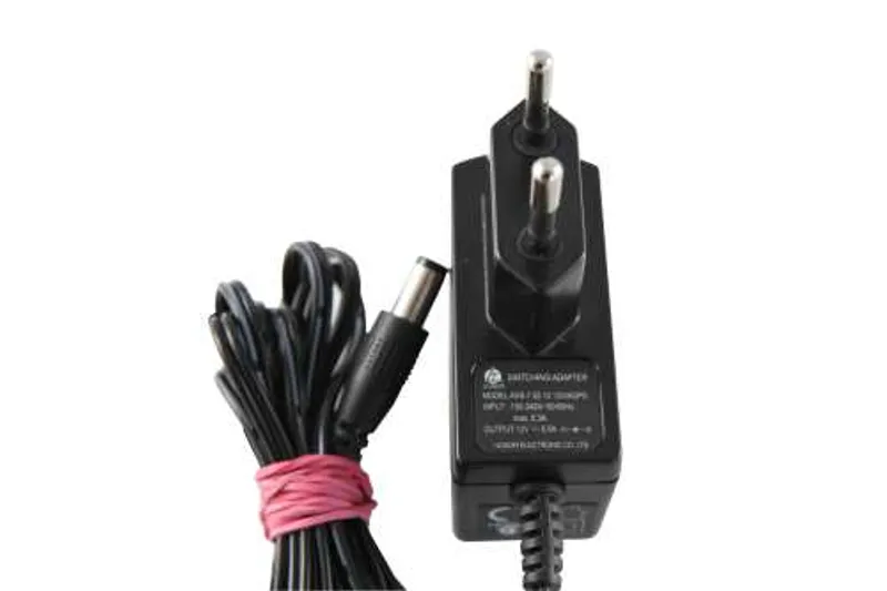 Adaptateur secteur 24V/6.25A Grandstream GXW4248v2, bloc noir avec câble d’alimentation et fiche bipolaire, étiquette