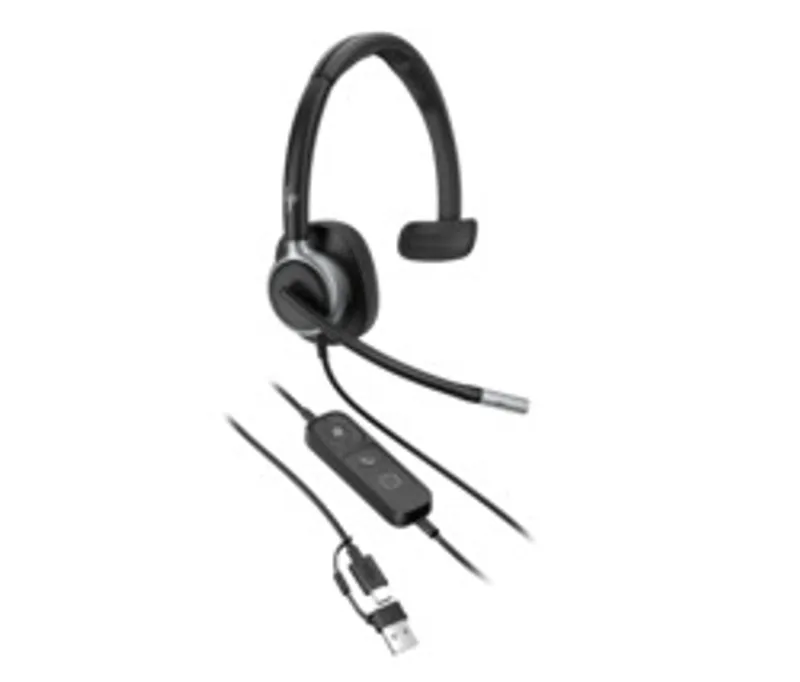 Auricular Poly Mission 615 Mono para Teams con micrófono ajustable, cable USB-C/A y control remoto en uso profesional.