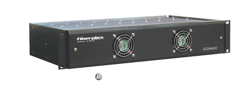 Chassis rack mount Patton FiberPlex 2U per moduli FOI-2XXX/4XXX, vista frontale sinistra con logo, ventole e sigla RMC-2101.