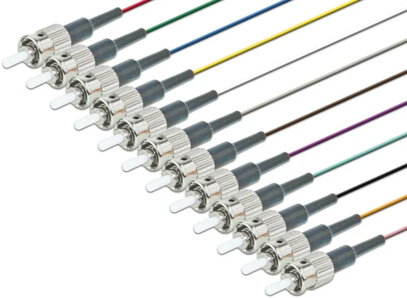 Set de 12 pigtails fibre optique multimode 50/125µm OM avec connecteurs ST métalliques et gaines colorées rouge, vert,