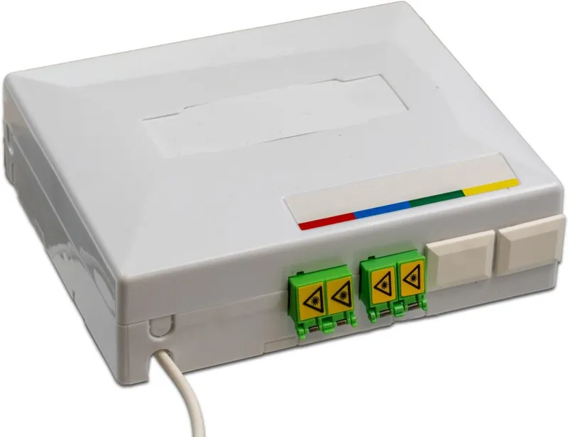 FTTH OTO Box, 4-fasrig, 4x LC/APC Kupplungen, Breakoutkabel 30 - 100 m, G.657A2