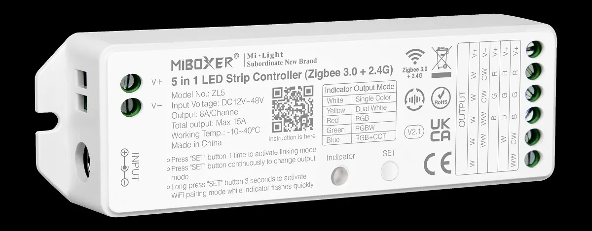 MiBoxer ZL5 LED Controller 5in1 RGB-WW mit QR-Code und Anschlussplan auf schwarzem Hintergrund in Schrägansicht. MiBoxer ZL5 LED Controller 5in1 RGB-WW mit QR-Code und Anschlussplan auf schwarzem Hintergrund in Schrägansicht.