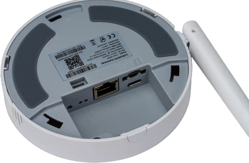 Milesight IoT Mini LoRaWAN® Gateway, UG63-L08GL-868M-PoE Splitter V2