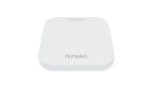 AP One AX, dispositivo di rete bianco quadrato con angoli arrotondati, logo Pepwave e LED superiore su sfondo neutro.