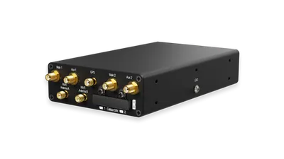 MAX Transit Duo Pro, чёрное сетевое устройство с разъёмами SMA и слотами SIM на белом фоне для монтажа.