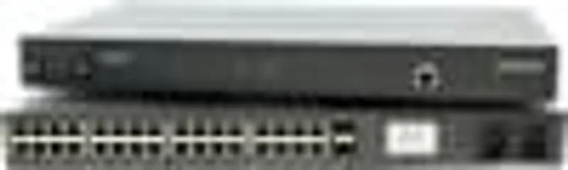 Servidor de consola serial Perle IOLAN SCR1618 RDAC con 16 puertos RJ45 y panel frontal de gestión en rack.