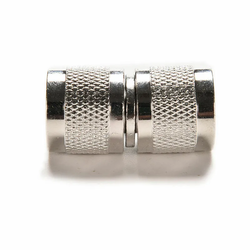 Poynting Antennen Zubehör Adapter A-ADPT-042 N-Type (M) zu N-Type (M), silbernes Metallteil mit strukturierten Griffzonen Poynting Antennen Zubehör Adapter A-ADPT-042 N-Type (M) zu N-Type (M), silbernes Metallteil mit strukturierten Griffzonen