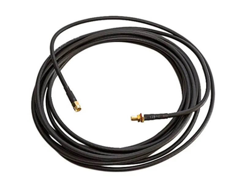 CAB-093 5m Single HDF-195 Low Loss Kabel mit SMA-Steckern, schwarz gewickelt mit goldfarbenen Anschlüssen auf weißem