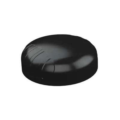 Schwarze Poynting PUCK MIMO GPS-KFZ-Antenne GPS-001-V2-01 mit SMA-Stecker und 2-Meter-Kabel in 3D-Darstellung auf weißem Schwarze Poynting PUCK MIMO GPS-KFZ-Antenne GPS-001-V2-01 mit SMA-Stecker und 2-Meter-Kabel in 3D-Darstellung auf weißem