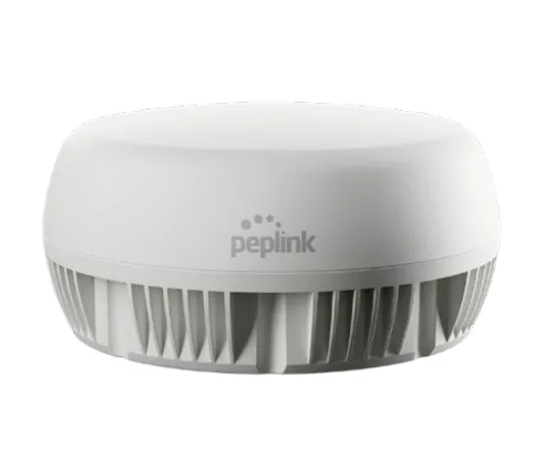 Antenna Max, dispositivo blanco de perfil bajo con forma de cúpula, logo "peplink" gris con tres puntos en la superficie